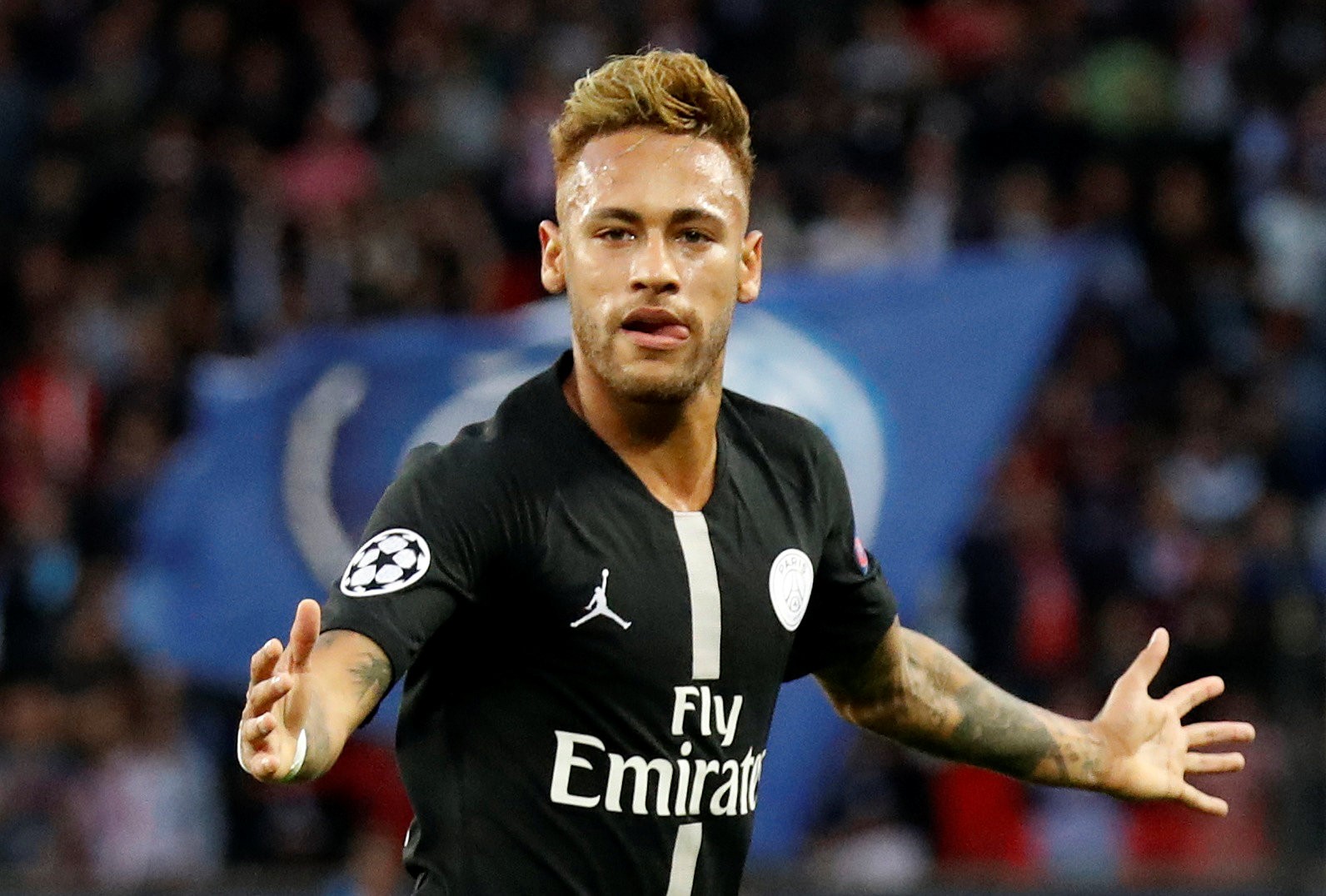 Doanh thu hợp đồng quảng cáo của Neymar vào khoảng 30 triệu USD